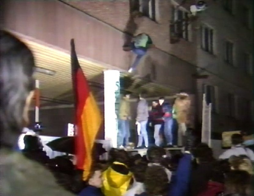 "Aktuelle Kamera" vom 15.01.1990, Stürmung der Stasi-Zentrale