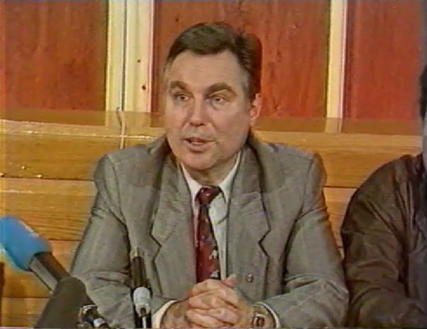 "Aktuelle Kamera" vom 30.11.1989, Pressekonferenz des DTSB, Klaus Eichler